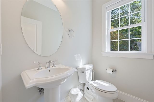 22 Chamberlains Mill Ln, Groton, MA 01450