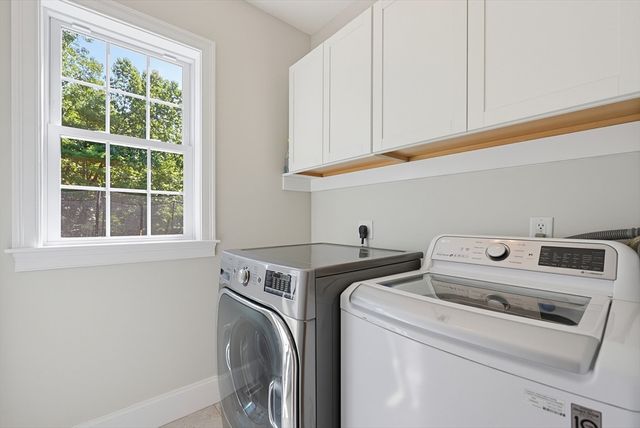 22 Chamberlains Mill Ln, Groton, MA 01450
