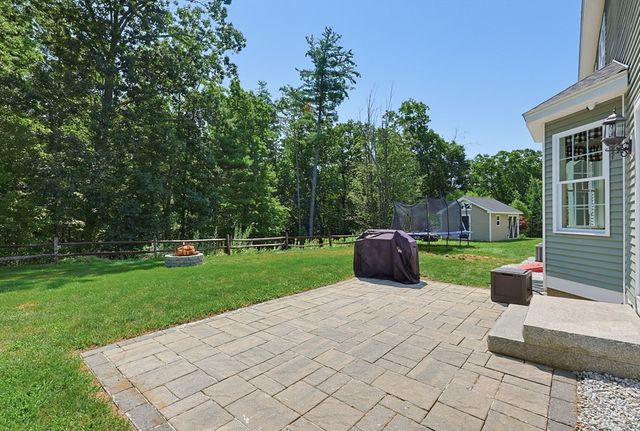 22 Chamberlains Mill Ln, Groton, MA 01450