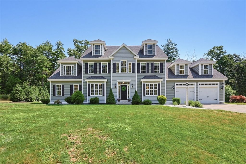 22 Chamberlains Mill Ln, Groton, MA 01450