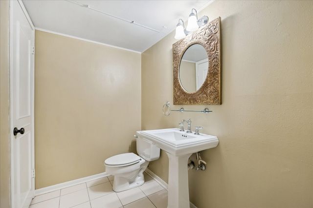 1601 S Shepherd Drive 272, Houston, TX 77019