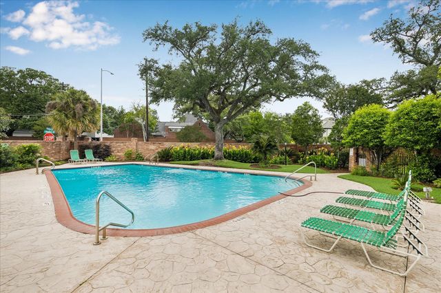 1601 S Shepherd Drive 272, Houston, TX 77019