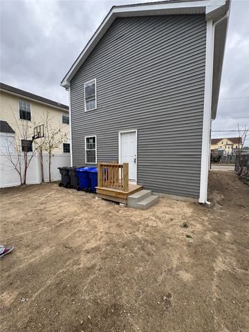 10 calhoun Avenue, Providence, RI 02907