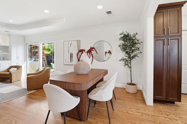 124 Hollycrest Drive, Los Gatos, CA 95032