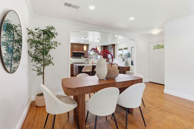 124 Hollycrest Drive, Los Gatos, CA 95032