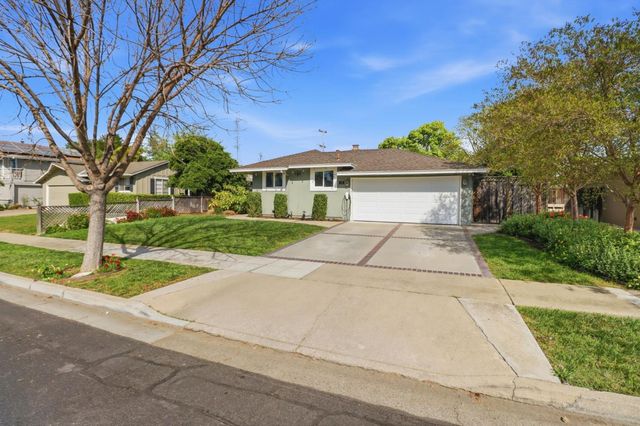 124 Hollycrest Drive, Los Gatos, CA 95032