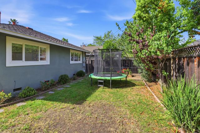 124 Hollycrest Drive, Los Gatos, CA 95032