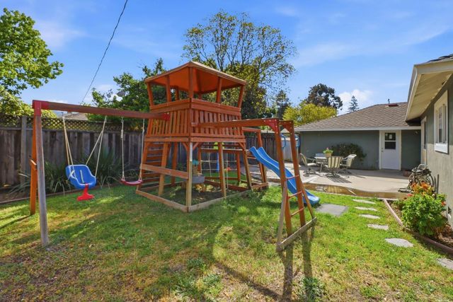 124 Hollycrest Drive, Los Gatos, CA 95032