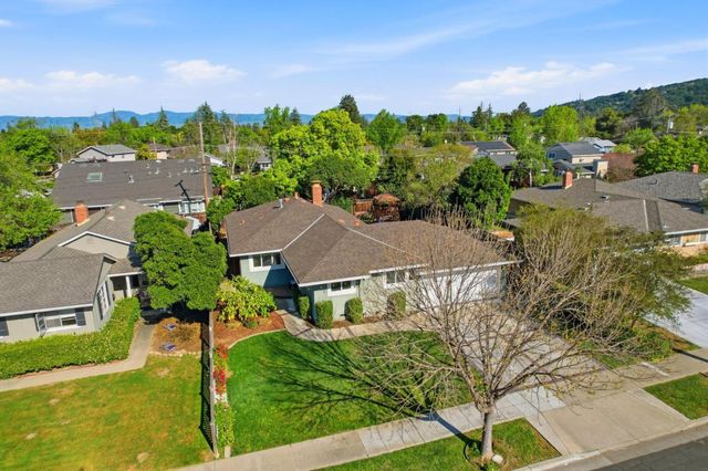 124 Hollycrest Drive, Los Gatos, CA 95032