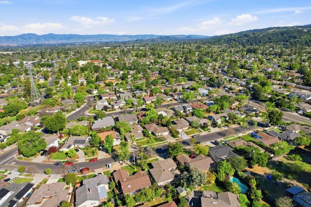 124 Hollycrest Drive, Los Gatos, CA 95032