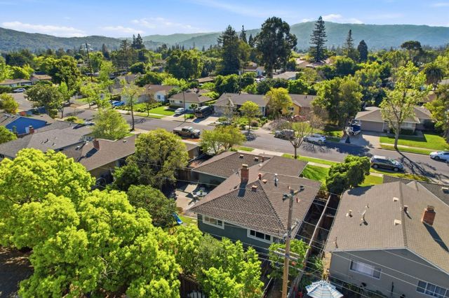 124 Hollycrest Drive, Los Gatos, CA 95032