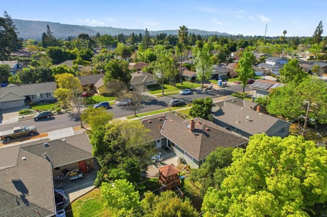 124 Hollycrest Drive, Los Gatos, CA 95032