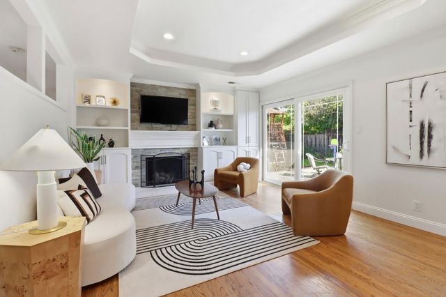 124 Hollycrest Drive, Los Gatos, CA 95032