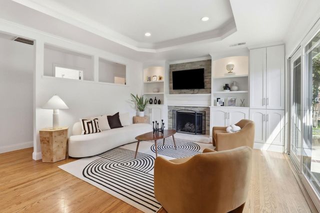 124 Hollycrest Drive, Los Gatos, CA 95032