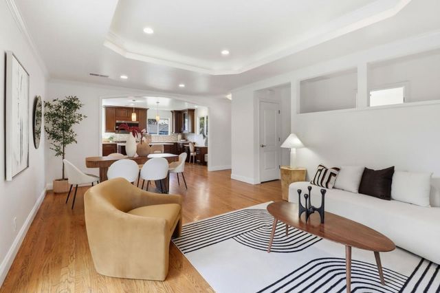 124 Hollycrest Drive, Los Gatos, CA 95032