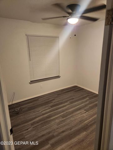 100 LAGO GRANDE Drive, Horizon City, TX 79928