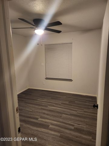 100 LAGO GRANDE Drive, Horizon City, TX 79928