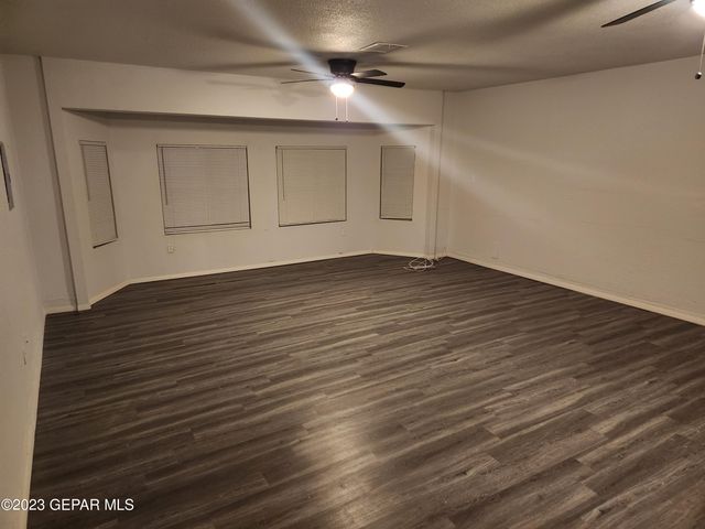 100 LAGO GRANDE Drive, Horizon City, TX 79928
