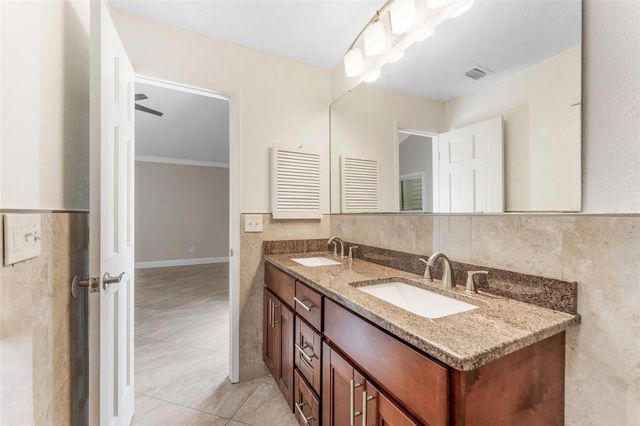 13721 LAZY OAK DRIVE, Tampa, FL 33613