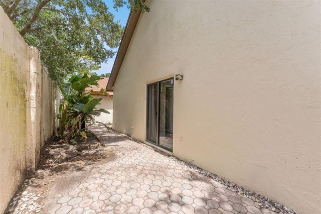 13721 LAZY OAK DRIVE, Tampa, FL 33613