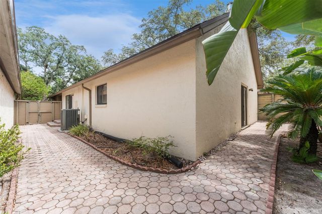 13721 LAZY OAK DRIVE, Tampa, FL 33613