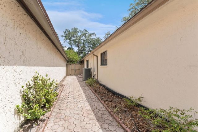 13721 LAZY OAK DRIVE, Tampa, FL 33613