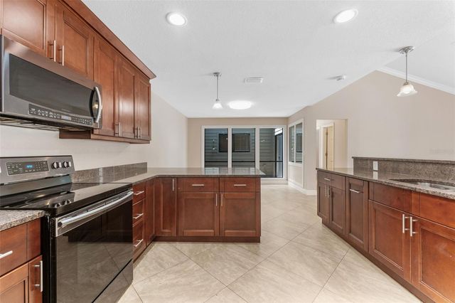 13721 LAZY OAK DRIVE, Tampa, FL 33613