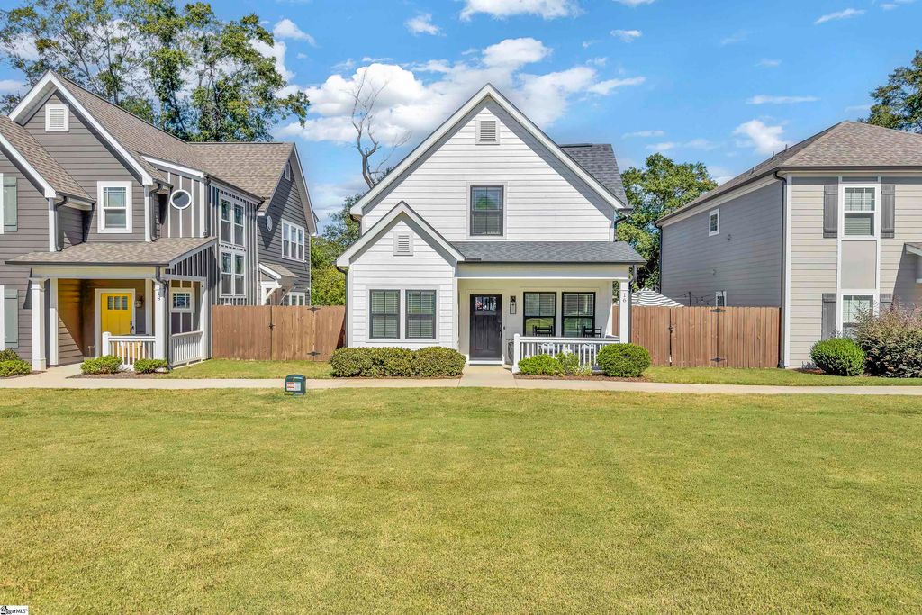 16 Ridge Knoll Circle, Greenville, SC 29607