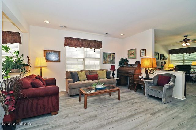 27 Vineyard Way, Barnegat, NJ 08005