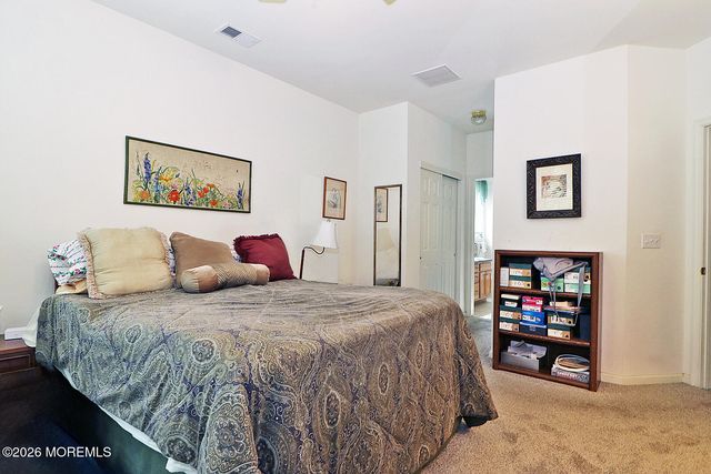 27 Vineyard Way, Barnegat, NJ 08005