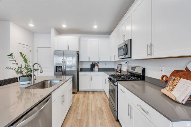947 W TERRACOTTA DR, Saratoga Springs, UT 84045