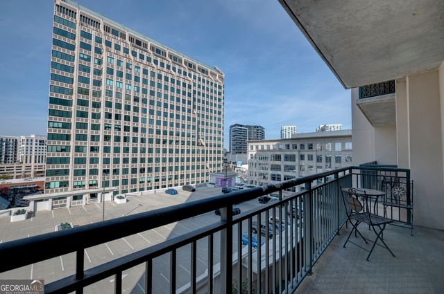 3040 Peachtree Road NW 813, Atlanta, GA 30305