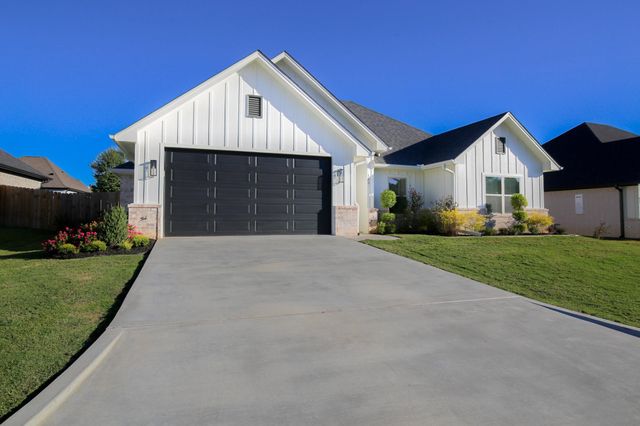 123 Pintail Ln, Hallsville, TX 75650