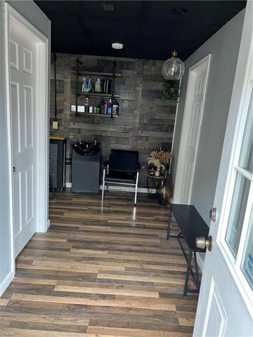 49 W Queens Way WAY, Hampton, VA 23669