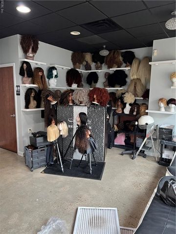 49 W Queens Way WAY, Hampton, VA 23669