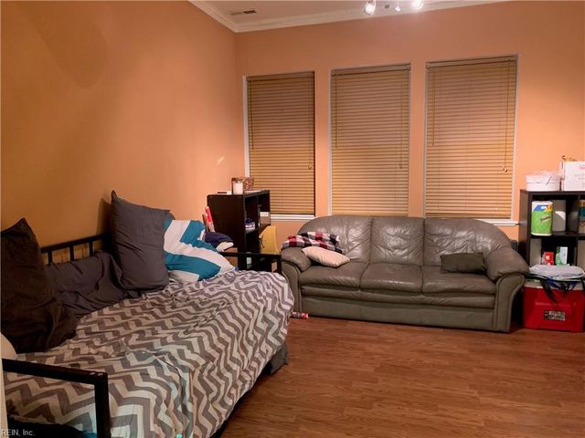 49 W Queens Way WAY, Hampton, VA 23669