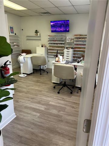 49 W Queens Way WAY, Hampton, VA 23669