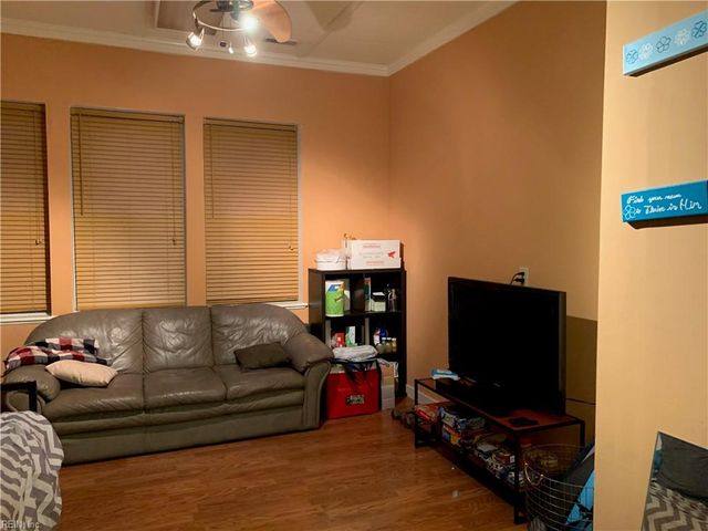 49 W Queens Way WAY, Hampton, VA 23669