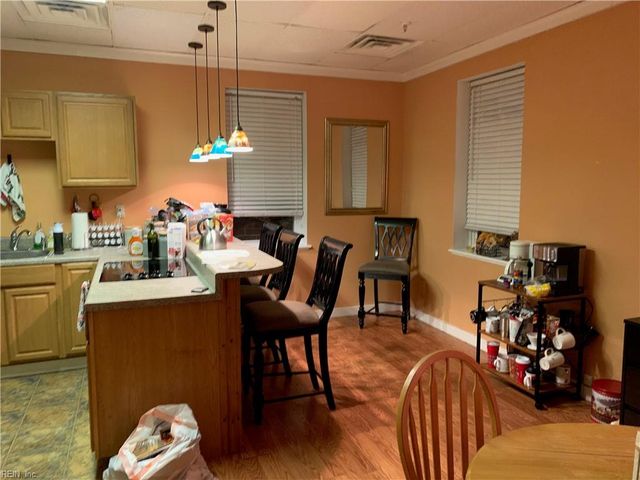 49 W Queens Way WAY, Hampton, VA 23669