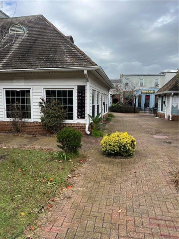 49 W Queens Way WAY, Hampton, VA 23669