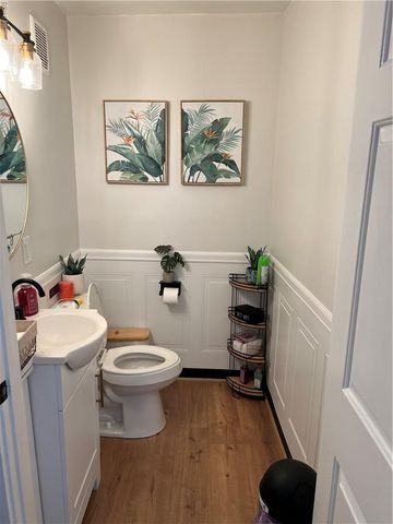 49 W Queens Way WAY, Hampton, VA 23669