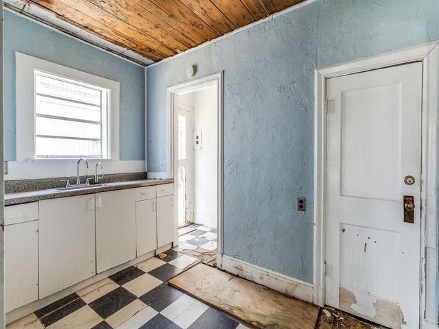 5832 Live Oak Street, Dallas, TX 75214
