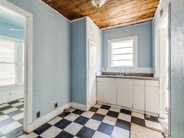 5832 Live Oak Street, Dallas, TX 75214