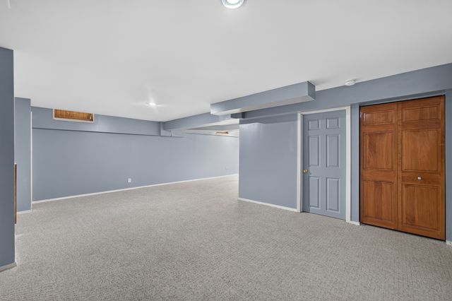 1093 Brighton Drive, Carol Stream, IL 60188