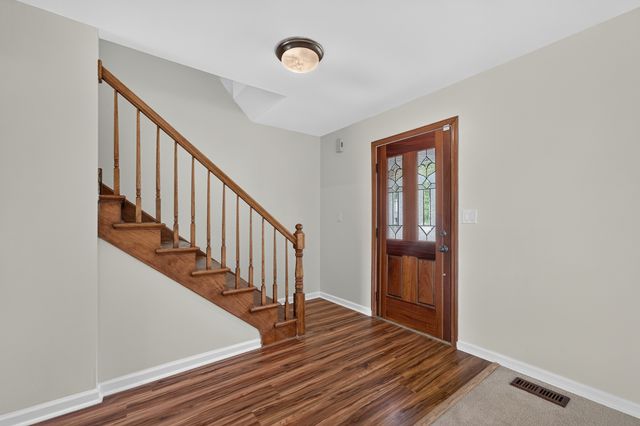 1093 Brighton Drive, Carol Stream, IL 60188