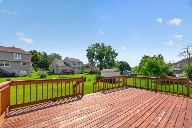 1093 Brighton Drive, Carol Stream, IL 60188