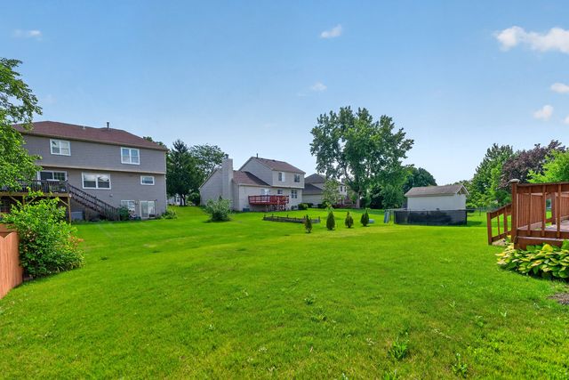 1093 Brighton Drive, Carol Stream, IL 60188