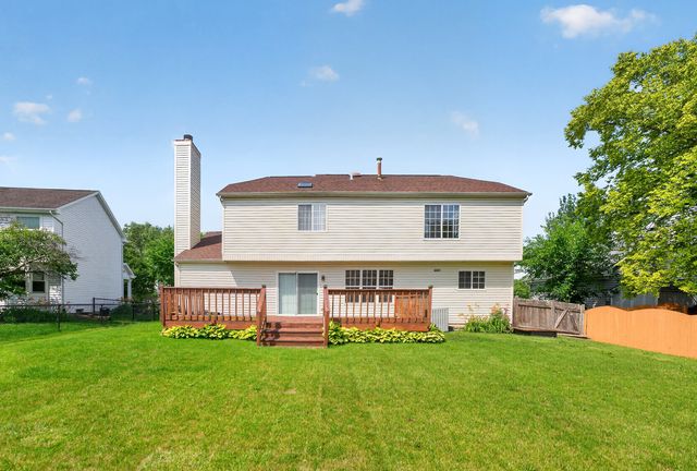 1093 Brighton Drive, Carol Stream, IL 60188