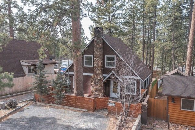 332 Vista, Big Bear Lake, CA 92315