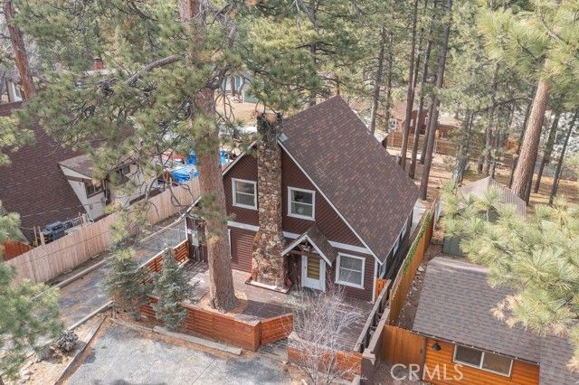 332 Vista, Big Bear Lake, CA 92315